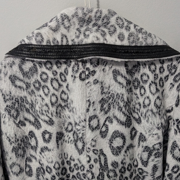 Bebe Snow Leopard Trench Coat - US M - Picture 12 of 16